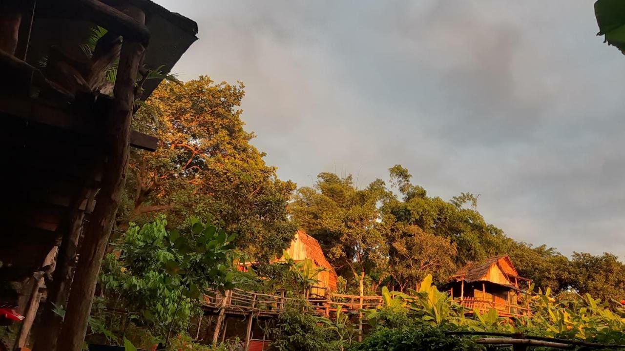 Tree Lodge Banlung Extérieur photo